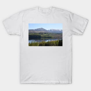 Loch Garry , the Highlands , Scotland T-Shirt